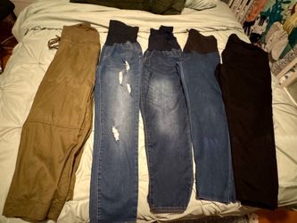 XL and Large Maternity pants / Bottoms