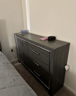 Modern Gray Dresser – 6 Drawer Storage
