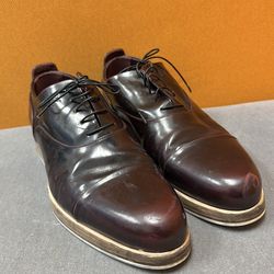 Louis Vuitton dress shoes men’s size  9.5us Louis Vuitton dress shoes men’s size