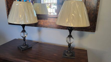 TWO BEAUTIFUL TABLE LAMP 26" TALL
