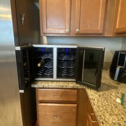 Cuisinart Private Reserve 12-Bottle Dual Zone Wine Fridge