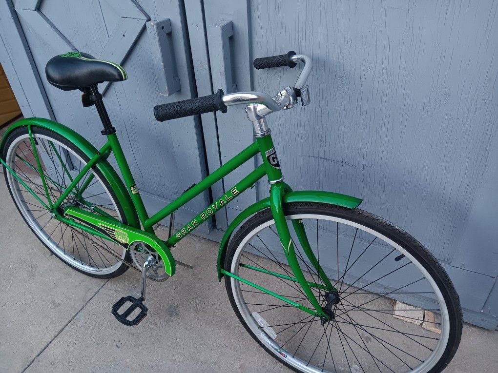 Gran Royale. City Bike. 700c Tires