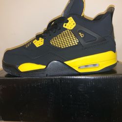 Air Jordan 4 Thunder 