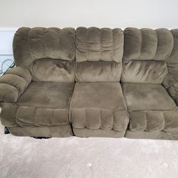 88 Inch Sofa Outside Seats Recline And Middle Has Cup Holders