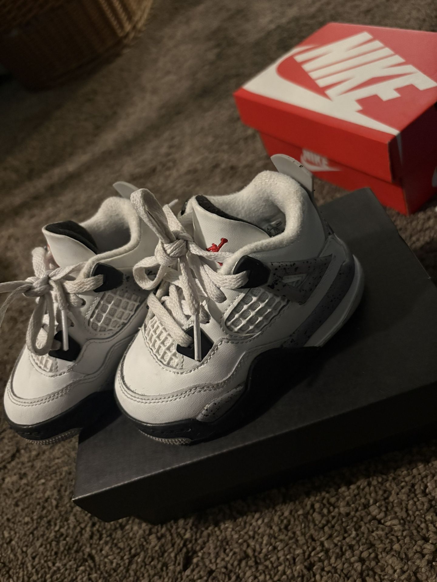 Jordan 4 Retro