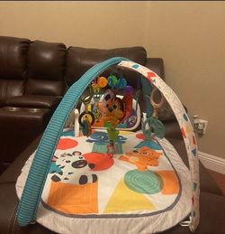 Baby Einstein 4-in-1 Kickin&Tunes Music and Language Discovery Play Gym