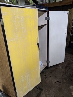 Storage cabinet locker