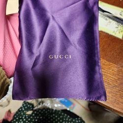 Gucci UNI sex Wallet Legit ,retail $890 ++