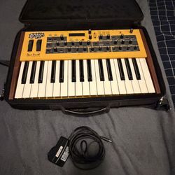 Dave Smith Mopho Keys Analog Monophonic Synthesizer W/ Original Case And Power Cord