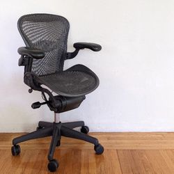 Aeron Carbon - Office Desk Chair