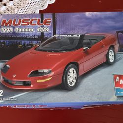 Amt Ertl Camaro Z 28 Car Model