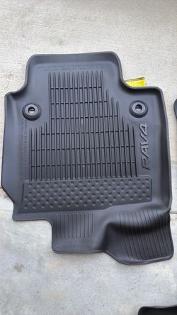 Carpetas Toyota Rav4 2019-2024