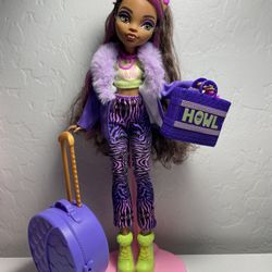 Monster High Clawdeen Wolf Doll Eeekend Getaway 