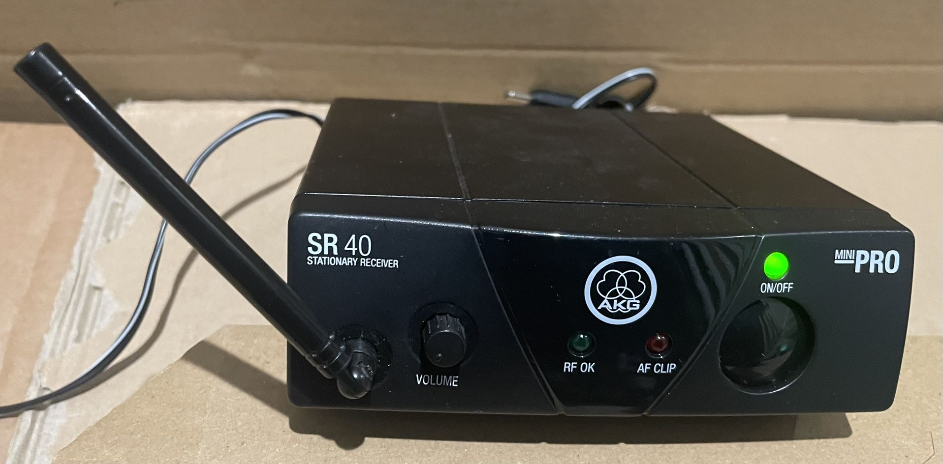 AKG SR40 Mini Pro Stationary Receiver - Freq. 662.300 MHz No Adapter Or Cables.