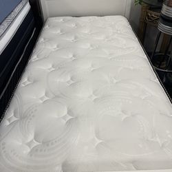 Twin mattress