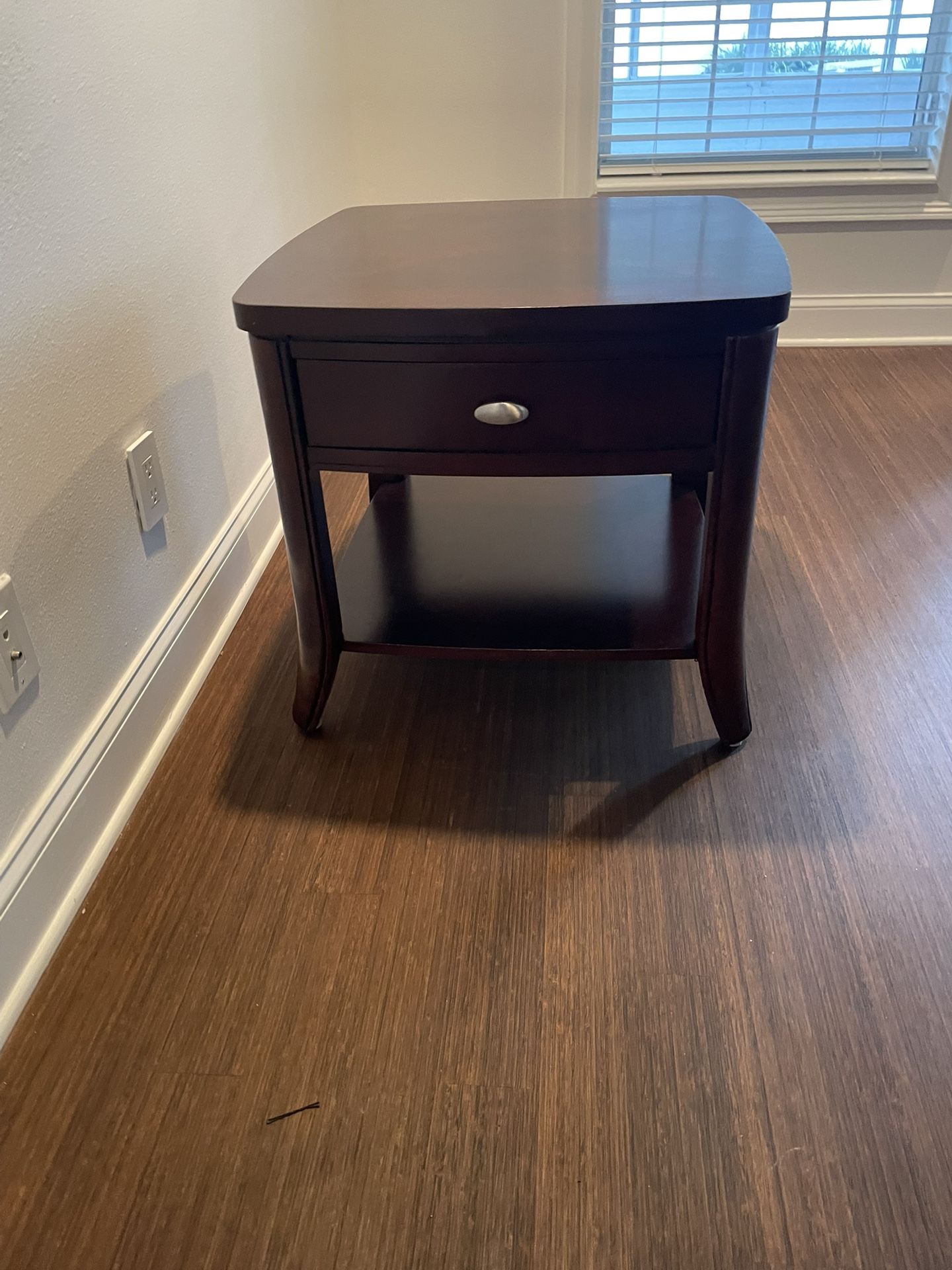 Corner Table