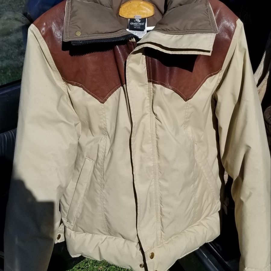 ROCKY MOUNTAIN FEATHERBED CO JACKET in JACKSON, WYOMING GORE-TEX EUROPEAN 100% WHITE DUCK DOWN COAT BOMBER TYPE 70D TAFFETA WATER 💦 PROOF NYLON