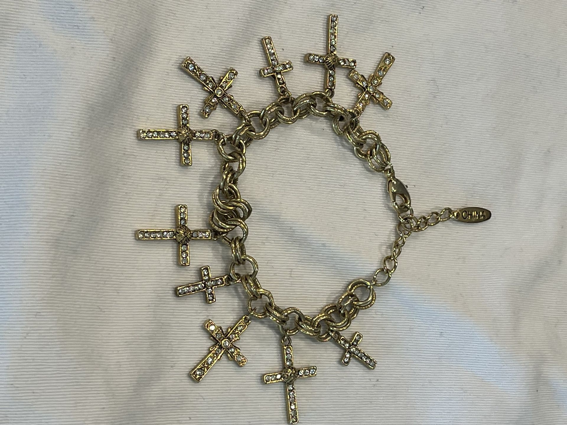 Vintage China Gold Plated Cross Charm Bracelet (Used)
