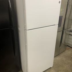 GE Top Fridge Works Great 👍 New