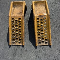 Car Ramps 6500lb Capacity. Must Pickup