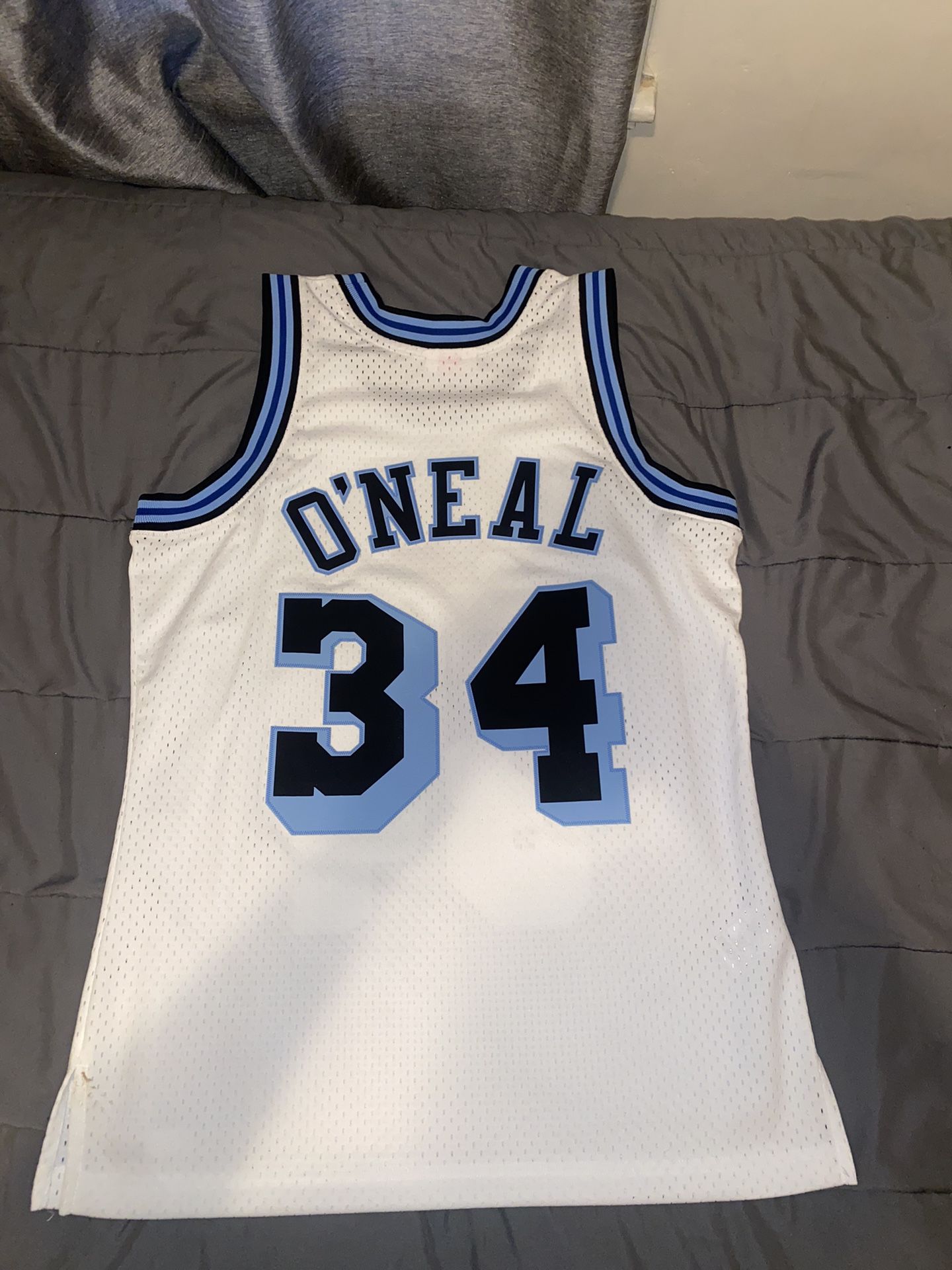 Men’s MEDIUM Shaq Jersey