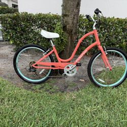 Electra townie seven speed 26 inch wheel