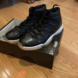 Size 10.5 Jordan 11 72-10