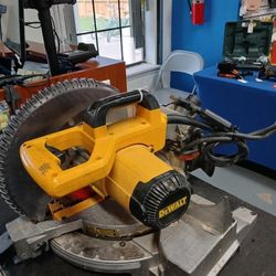 DeWalt 10-inch , 15amp Miter Saw - Model DW713 (#22385)