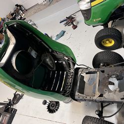 Lawn Tractor D140