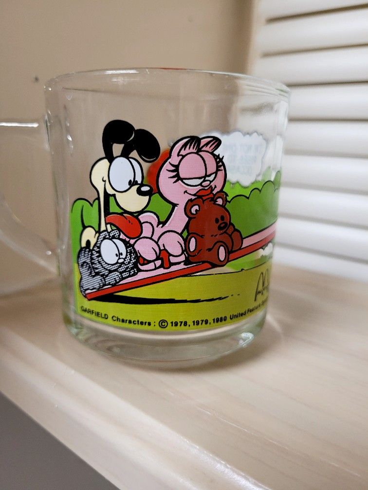 Vintage Clear Glass Mug. Garfield. 