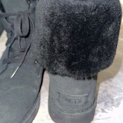 UGG 