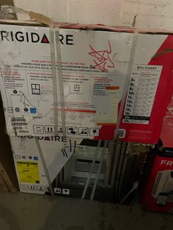 Frigidaire air conditioners 25000 Btu with remote and WiFi