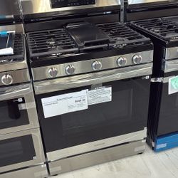 Samsung 30” W Gas Stove & Oven Range At $500 Off MSRP!