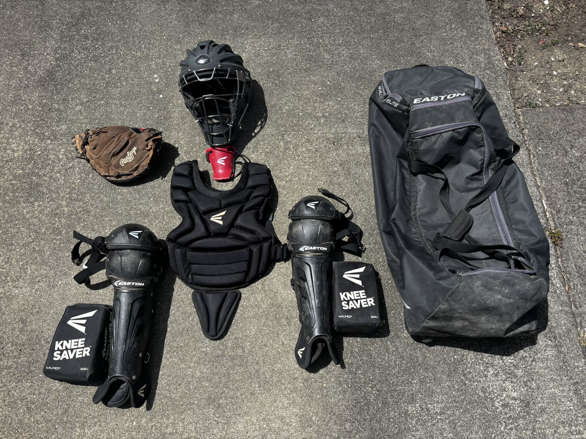 Easton & Mizuno Youth Catchers Gear + Glove + Bag