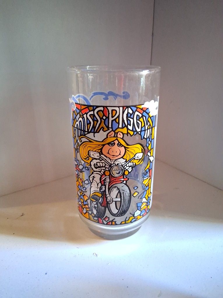 Vintage 1982 Miss Piggy McDonalds Collectors Glass