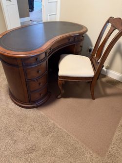 Traditional Kidney-Shaped Executive Desk & Chair
