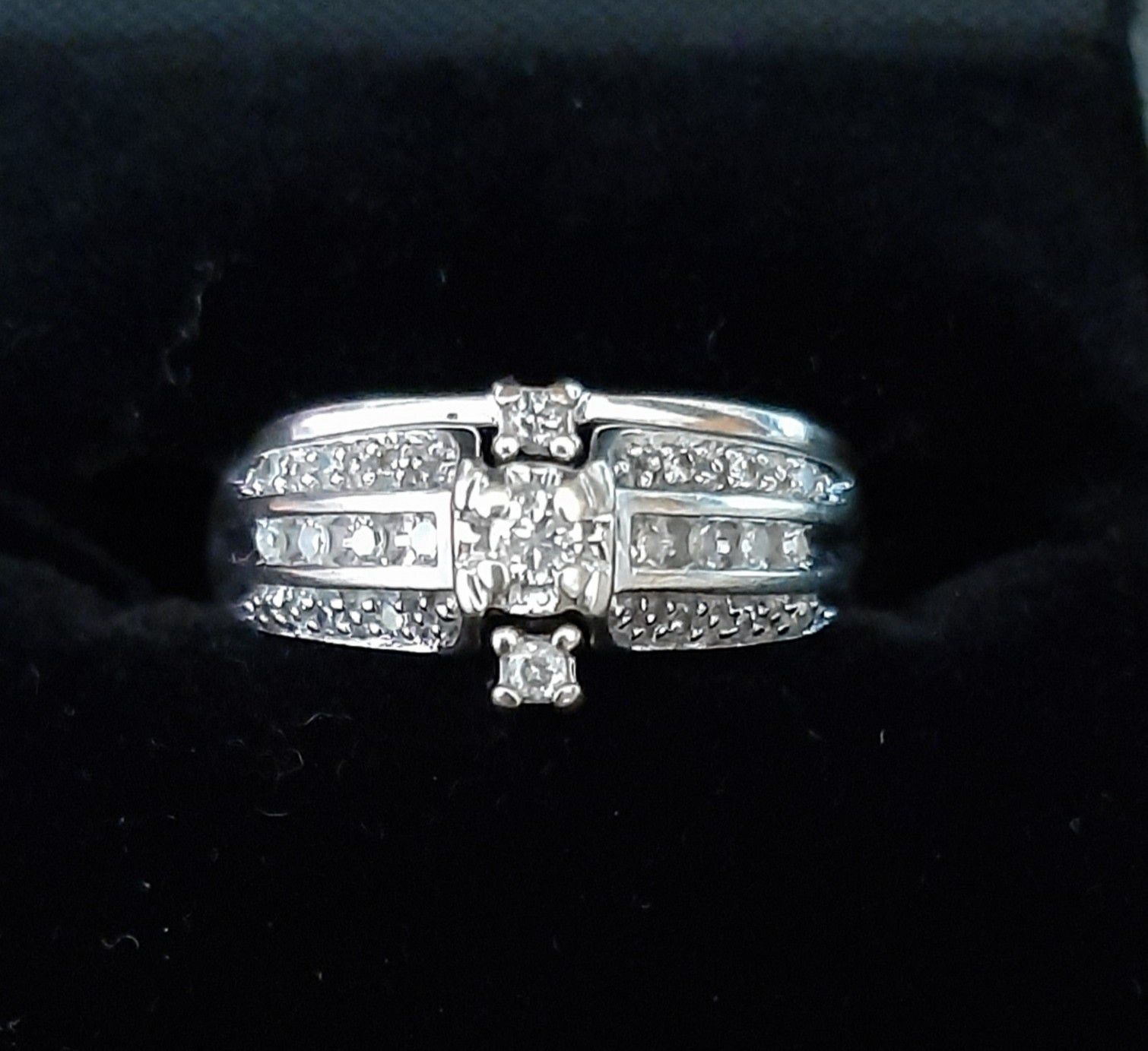 Diamond Engagement Ring/Wedding Band Set