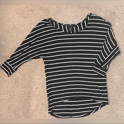 Women’s WHBM Black & White Stripe 3Q Sleeve Wide Neck Relaxed Top High-Low Shirt