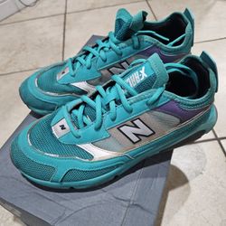 New Balance Women Tennis Shoes