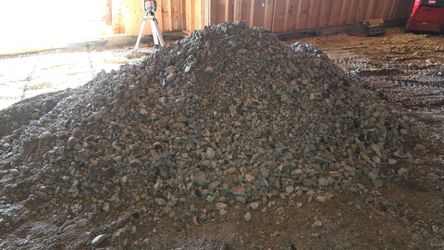 FREE FILL DIRT WITH ROCK 2"-4" BELLEVUE AREA