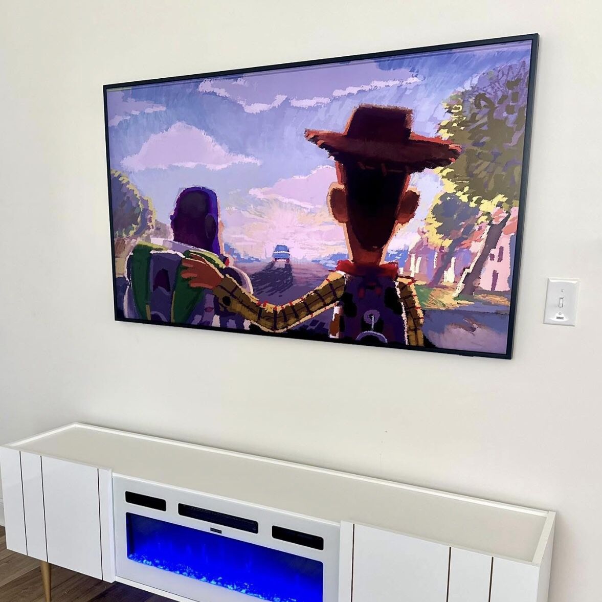 TV MOUNT