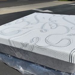 Cal King Organic Hybrid Cool Gel Memory Foam Mattress!!