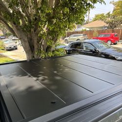 PERAGON RETRACTABLE TONNEAU TRUCK BED COVER