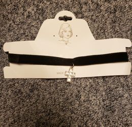 Cross Choker