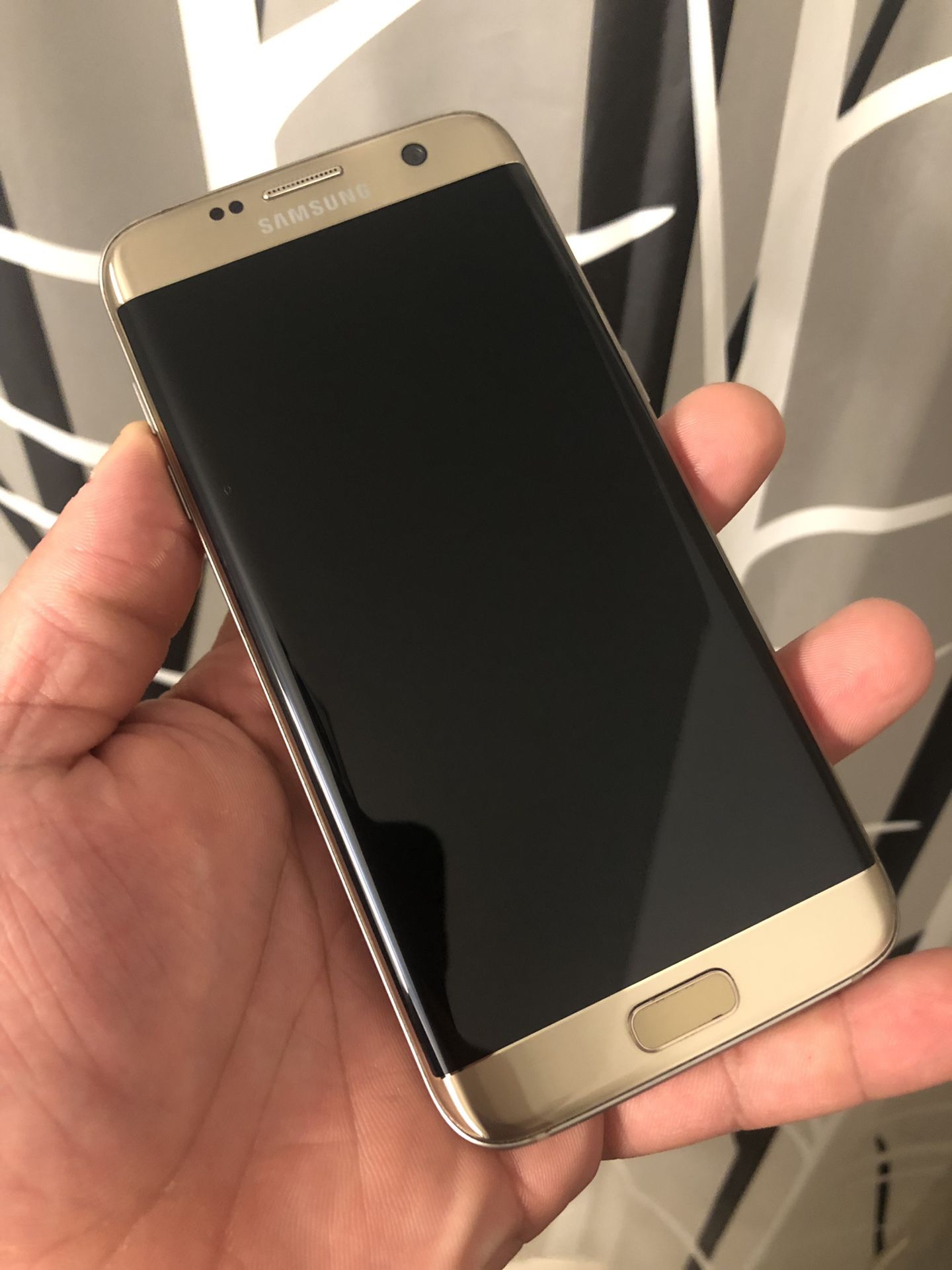 UNLOCKED Samsung Galaxy S7 Edge 32GB Gold