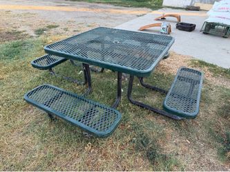 Heavy duty tables