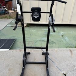 Leg Raise Machine 