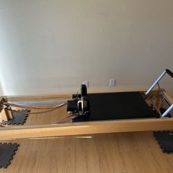 86” Pilates  Reformer In Maple Wood