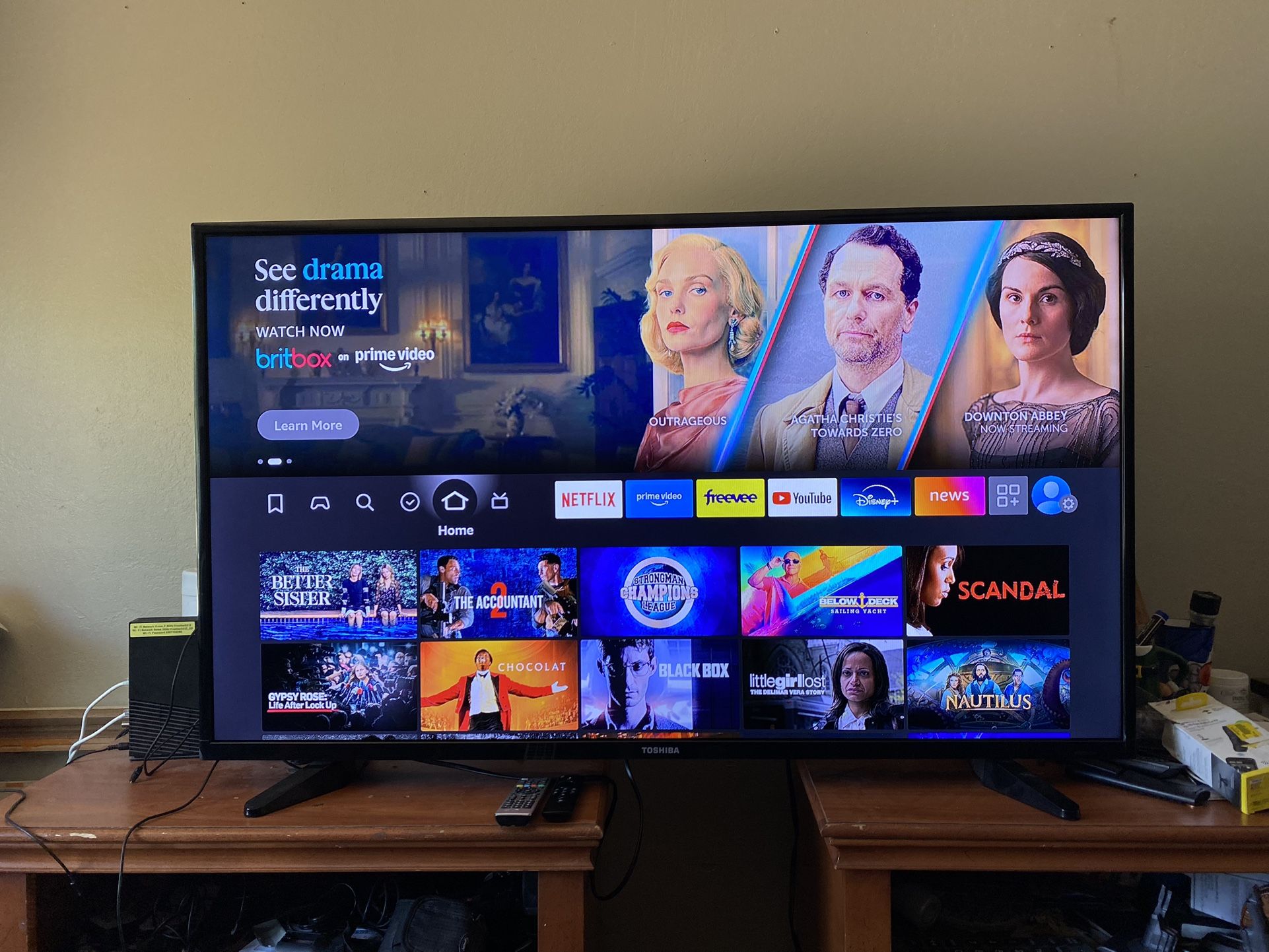 Tv Smart Tv Firestick Player Toshiba 55 Inches Tv With Firestick Player Great Picture MAKE AN OFFER!