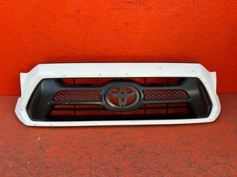 2012 2013 2014 2015 TOYOTA TACOMA FRONT UPPER GRILLE OEM 53100-04470